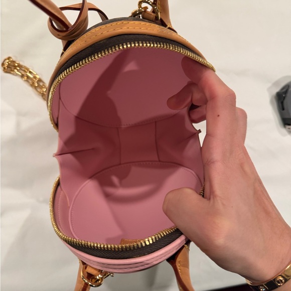 Louis Vuitton Egg Handbag - Picture 6 of 8